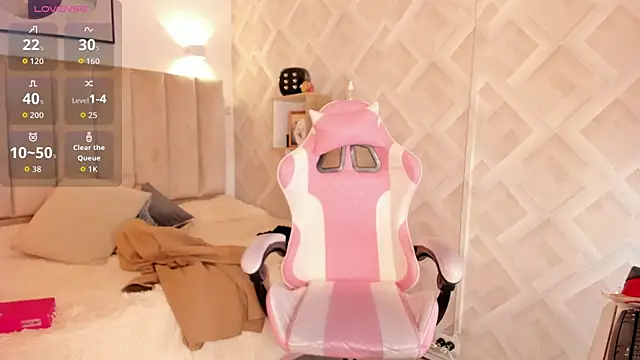 Clhoe Johnson online show from 04-06-26, 12:50