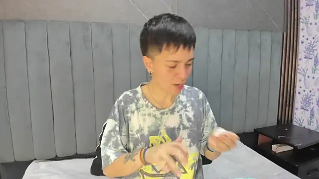  Hannah Hot online show from 12-17-25, 02:05