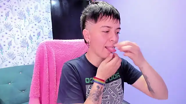  Hannah Hot online show from 10-26-25, 02:45