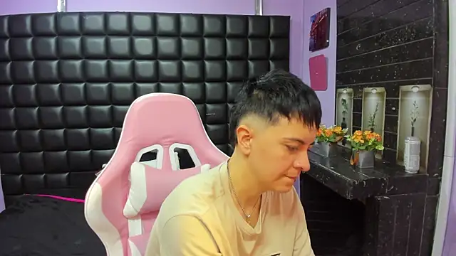  Hannah Hot online show from 11-20-25, 02:18