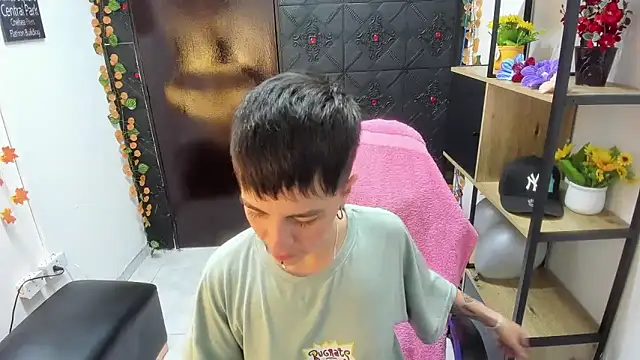  Hannah Hot online show from 04-11-26, 07:45