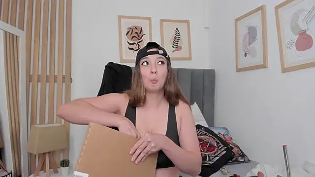 Alice Dickinssonn online show from 12-16-25, 08:13