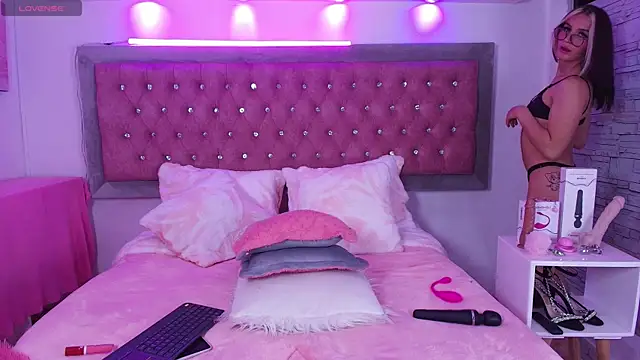 Bonn Glow online show from 09-18-25, 04:37