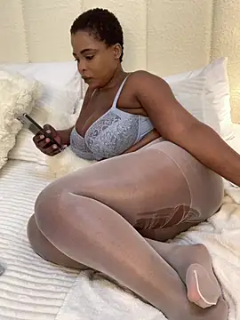 jayjayja19 online show from 07-18-26, 04:04