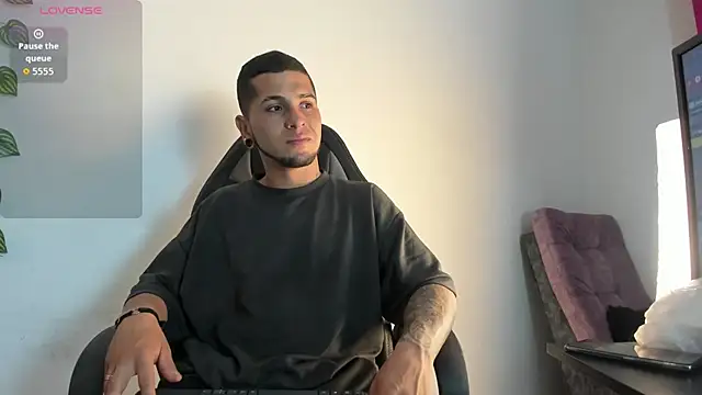 Snapshot of raven_smith_ chatting on 02-03-26, 05:16 raven smith online show from 02-03-26, 05:16