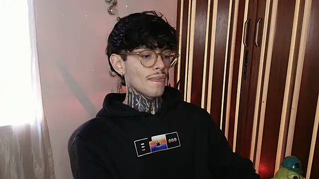 Mihail leroy online show from 12-19-25, 08:11