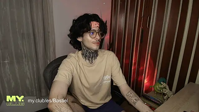 Mihail leroy online show from 04-17-26, 02:25