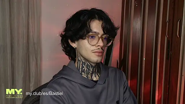 Mihail leroy online show from 04-18-26, 01:19