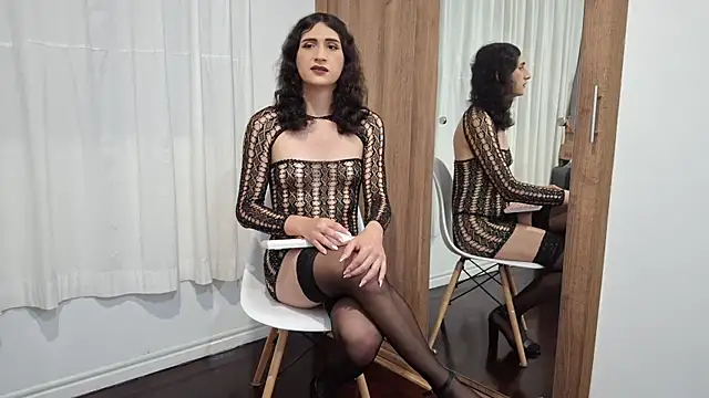 kayleesims  online show from 12-19-25, 01:53