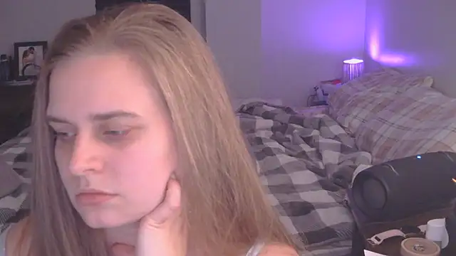 Sexyblonde12344 online show from 11-17-25, 12:58