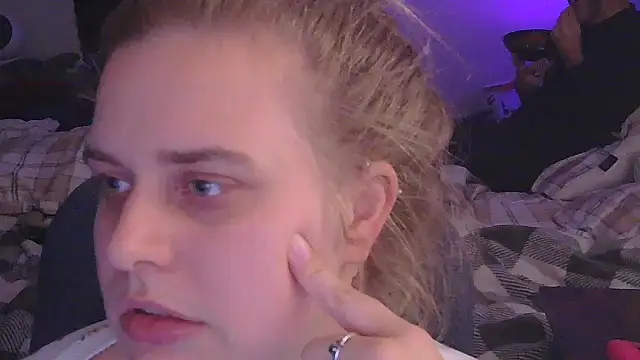 Sexyblonde12344 online show from 11-04-25, 12:14