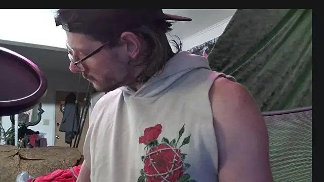 MasterDaddyCool online show from 10-25-25, 06:12