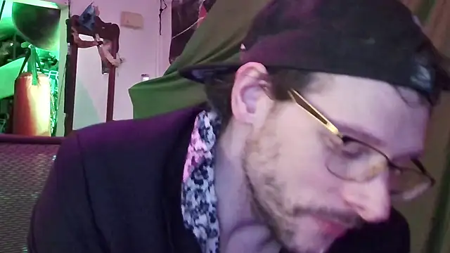 MasterDaddyCool online show from 10-28-25, 04:35