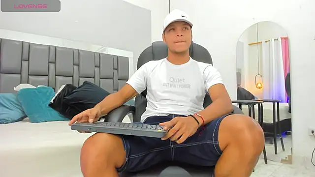 Ricky Owens1 online show from 11-21-25, 08:52