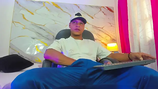 Ricky Owens1 online show from 10-04-25, 08:43