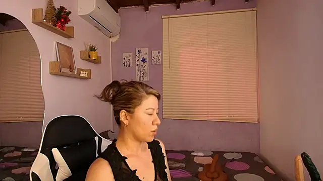 luna desiree online show from 03-11-26, 08:25