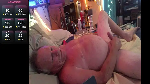 Pussyeat2please online show from 04-05-26, 06:14