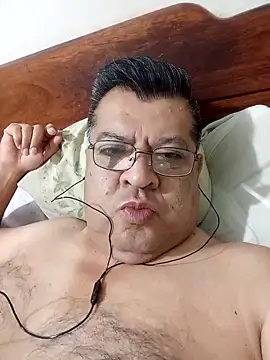 luisfernando66 online show from 04-13-26, 02:48