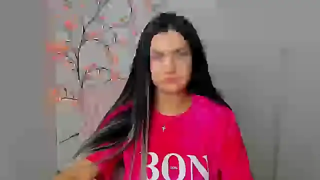 Snapshot of Lune_Moon chatting on 05-18-26, 05:23 Lune Moon online show from 05-18-26, 05:23
