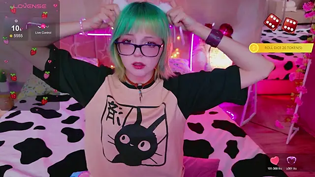 CoralineYoung online show from 04-24-26, 05:20