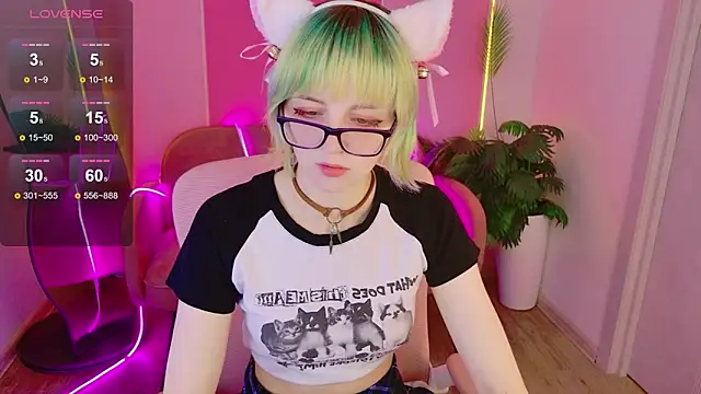 CoralineYoung online show from 06-15-26, 06:13