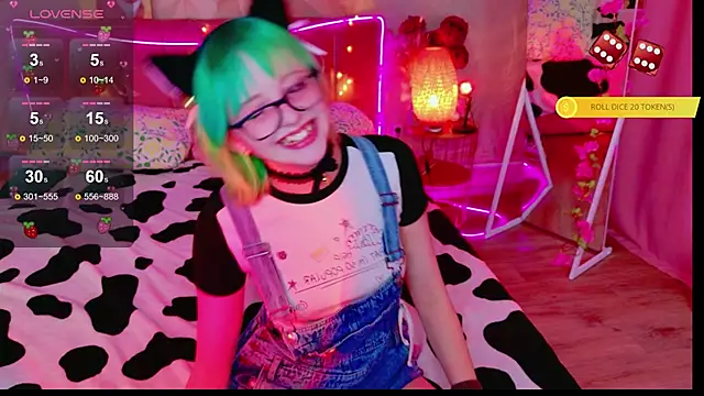 CoralineYoung online show from 04-12-26, 07:33