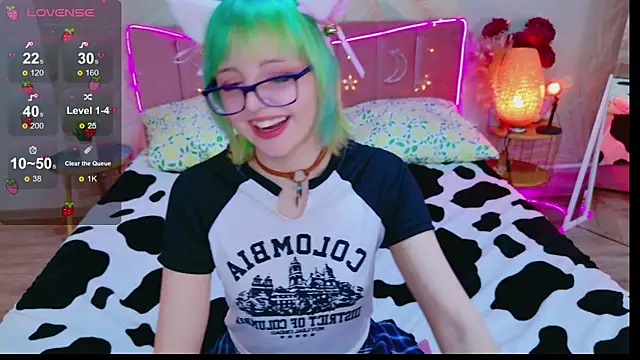 CoralineYoung online show from 04-18-26, 10:06