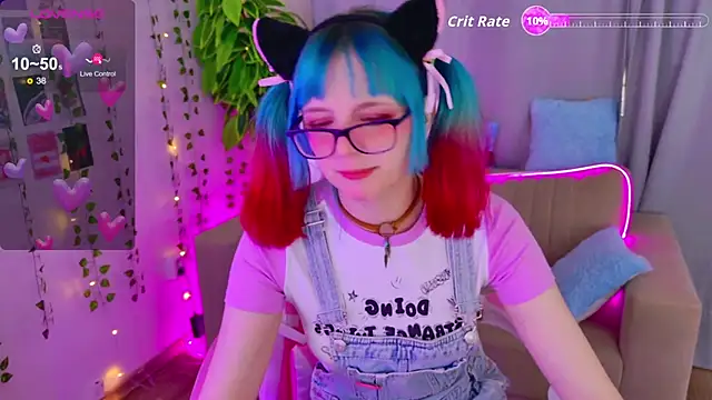 Snapshot of CoralineYoung chatting on 10-15-25, 05:06 CoralineYoung online show from 10-15-25, 05:06