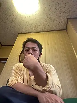 Snapshot of muut1215 chatting on 06-20-26, 06:07 muut1215 online show from 06-20-26, 06:07