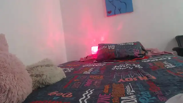 Snapshot of Victoria_new chatting on 10-19-25, 09:39 Victoria new online show from 10-19-25, 09:39