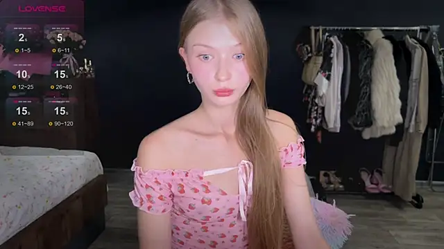 Snapshot of holylisssa chatting on 10-09-25, 05:46 holylisssa online show from 10-09-25, 05:46