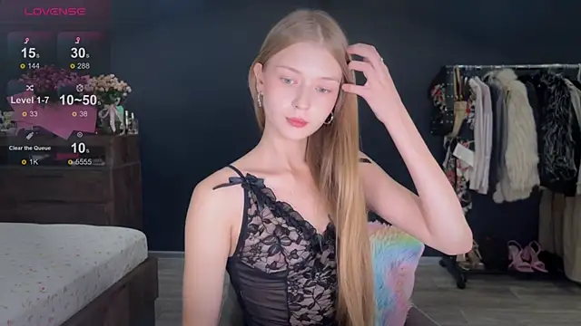 Snapshot of holylisssa chatting on 10-12-25, 05:25 holylisssa online show from 10-12-25, 05:25