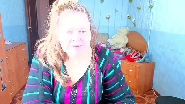 Audrey Aura online show from 10-22-25, 05:18