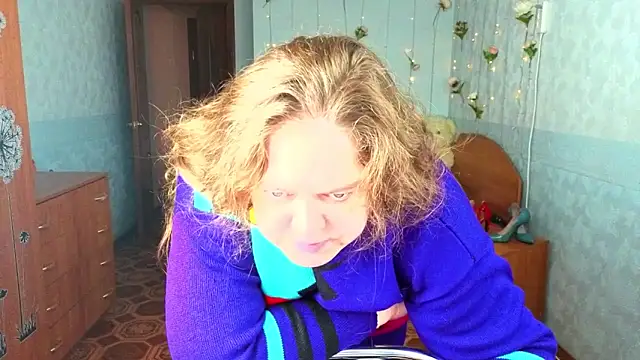 Audrey Aura online show from 10-18-25, 05:20