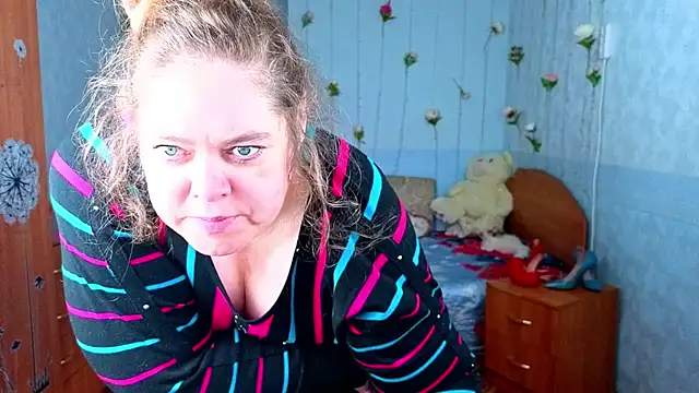 Audrey Aura online show from 10-20-25, 05:09