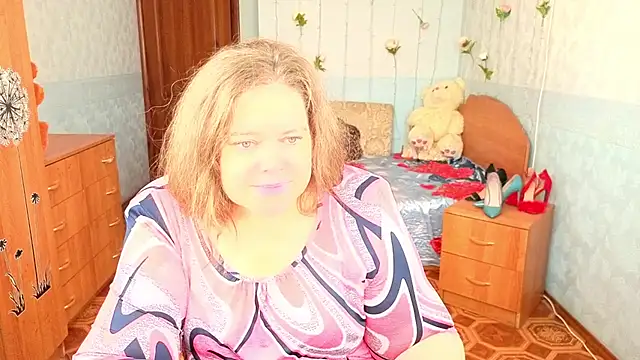 Audrey Aura online show from 10-16-25, 05:49