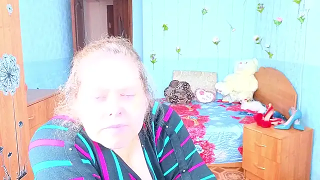 Audrey Aura online show from 10-19-25, 05:43