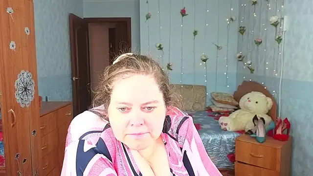 Audrey Aura online show from 10-13-25, 05:09