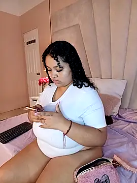 Snapshot of KITY_HILL chatting on 04-30-26, 03:24 KITY HILL online show from 04-30-26, 03:24