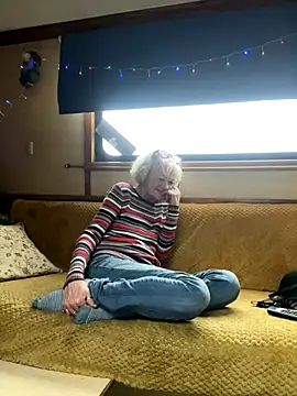 ladyboatlady online show from 12-17-25, 01:05