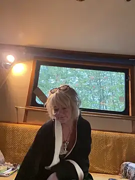 ladyboatlady online show from 10-09-25, 06:36