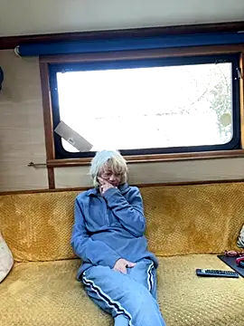 ladyboatlady online show from 11-17-25, 09:46