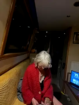 ladyboatlady online show from 09-10-25, 08:52