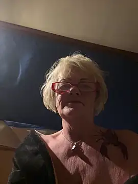 ladyboatlady online show from 11-26-25, 06:57