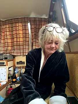 ladyboatlady online show from 10-05-25, 06:48