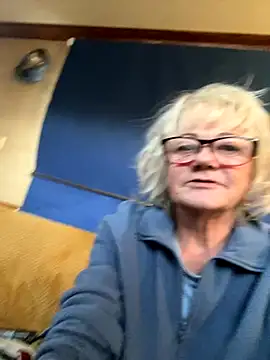 ladyboatlady online show from 11-03-25, 03:48