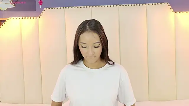 SamantaKane online show from 12-18-25, 04:50