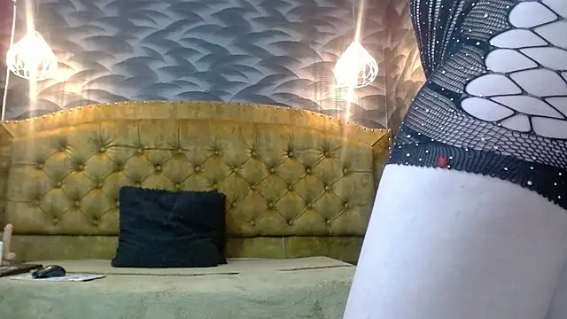 Snapshot of AvaNahomix chatting on 09-16-25, 11:11 AvaNahomix online show from 09-16-25, 11:11