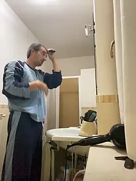 Snapshot of sasatimido chatting on 10-31-25, 05:15 sasatimido online show from 10-31-25, 05:15