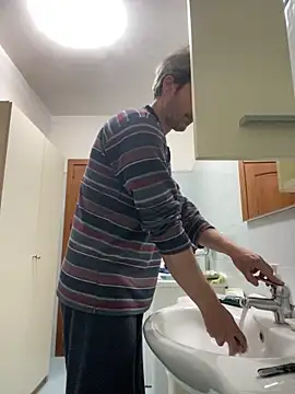 Snapshot of sasatimido chatting on 02-14-26, 08:14 sasatimido online show from 02-14-26, 08:14